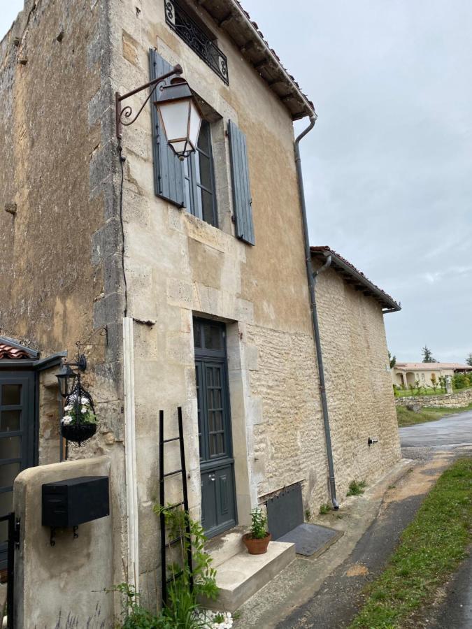 La Cour Blanche Villa Verteuil-sur-Charente Exteriör bild